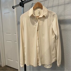 COPY - Lululemon Day Trip Ghost Ivory Cream Blouse Toptravel Shirt Size 6